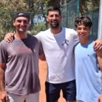 Ραφαήλ Παγώνης με Νόβακ Τζόκοβιτς στη Γλυφάδα