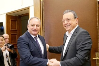 Φάμελλος ΑΚΕΛ επίλυση Κυπριακού συνάντηση