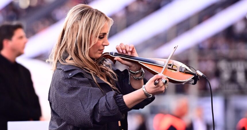 Γεωργία Νταγάκη με λύρα στον τελικό Κυπέλλου Ελλάδας