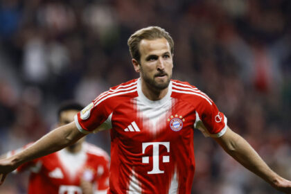 Χάρι Κέιν γιορτάζει το γκολ της Μπάγερν