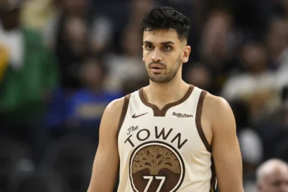 Ομέρ Γιουρτσεβέν Γουόριορς NBA αγώνας