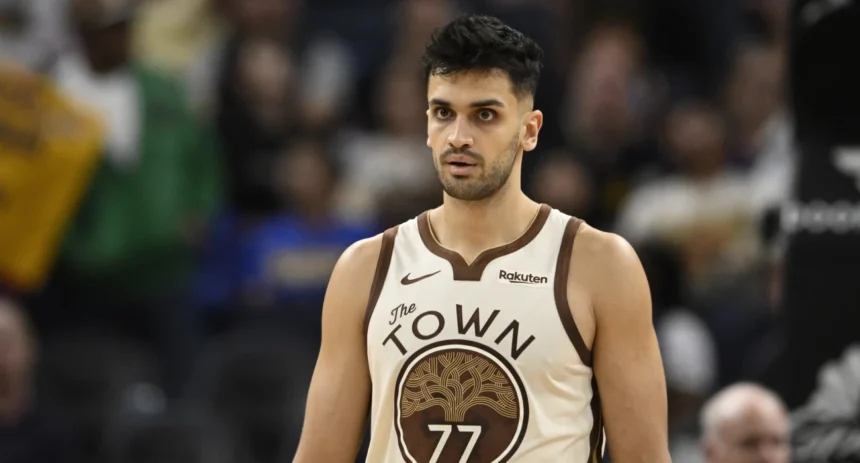 Ομέρ Γιουρτσεβέν Γουόριορς NBA αγώνας