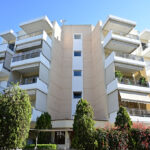 Πολυκατοικία στο Μαρούσι διπλή πτώση μπαλκόνι