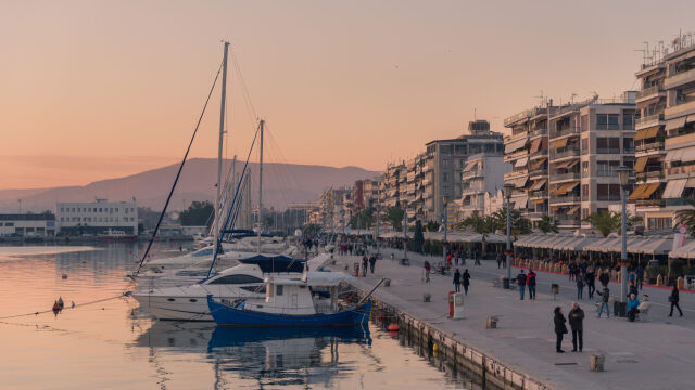 Παραλιακή ζώνη Βόλου με ιστορικά κτήρια