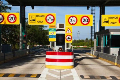 Lamborghini Revuelto στα σύνορα με Γαλλία