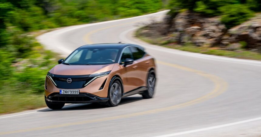 Nissan Ariya ηλεκτρικό SUV μπρονζέ χρώμα