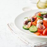 Γίγαντες πλακί ελληνικό πιάτο φασόλια σάλτσα ντομάτας