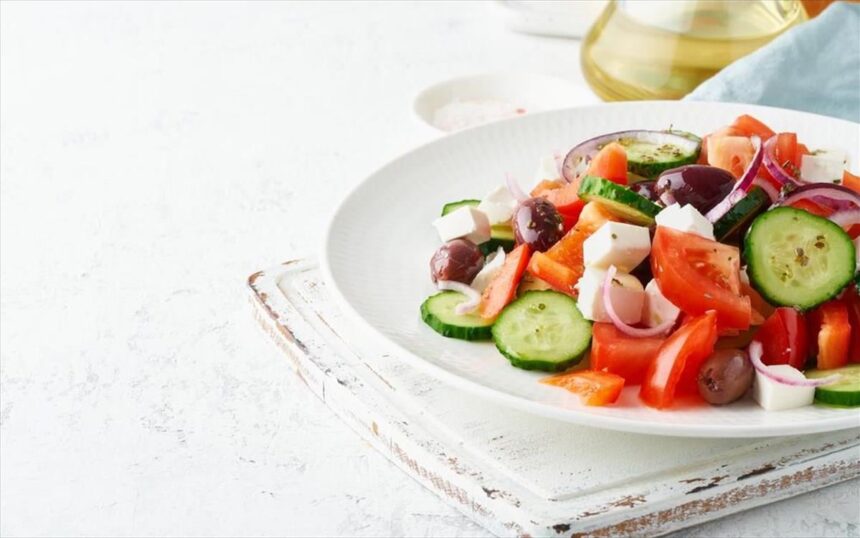 Γίγαντες πλακί ελληνικό πιάτο φασόλια σάλτσα ντομάτας