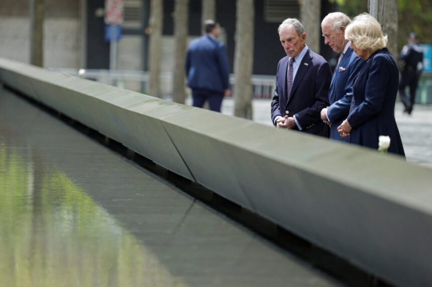 Κάρολος και Καμίλα στο Μνημείο 11ης Σεπτεμβρίου