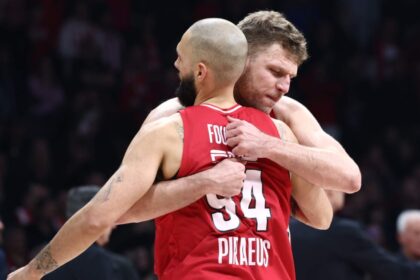 Βεζένκοβ MVP EuroLeague και συγχαρητήρια Φουρνιέ