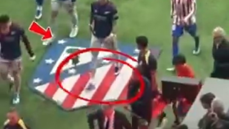 σήματα ομάδων στον αγωνιστικό χώρο