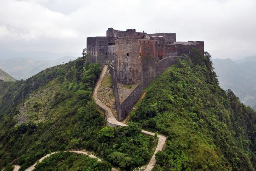 Citadelle Laferrière φρούριο Αϊτή ποδοπάτημα