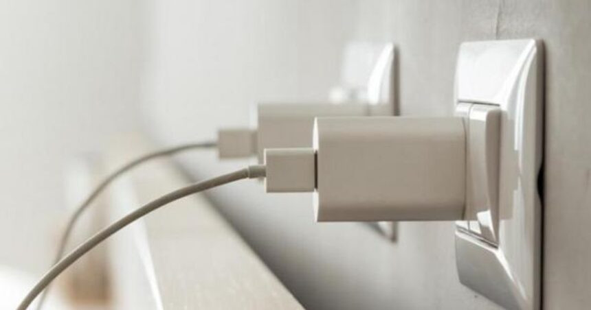 φορτιστές κινητών στην πρίζα χωρίς συσκευή