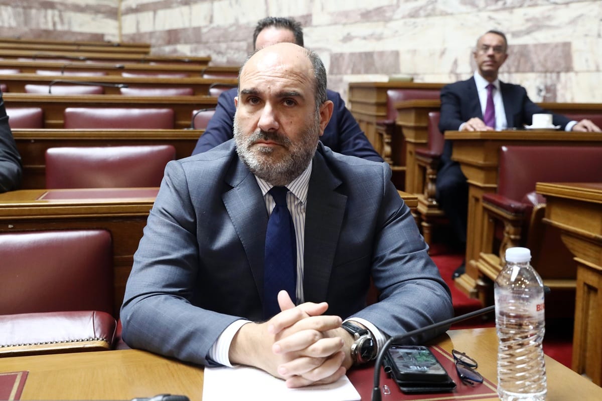 Μαρκόπουλος διέψευσε φήμες για πανεπιστημιακό πτυχίο