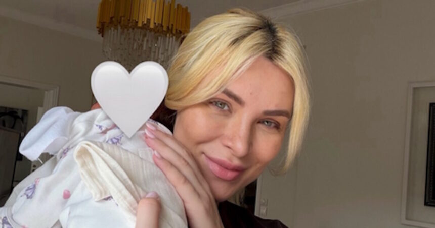 Κατερίνα Καινούργιου φωτογραφία μαιευτήριο