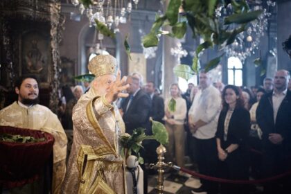 Μικρή Ανάσταση δάφνες ναός Μεγάλο Σάββατο