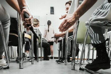 Άγριο Αίμα Θεσσαλονίκη παράσταση σχολική τάξη