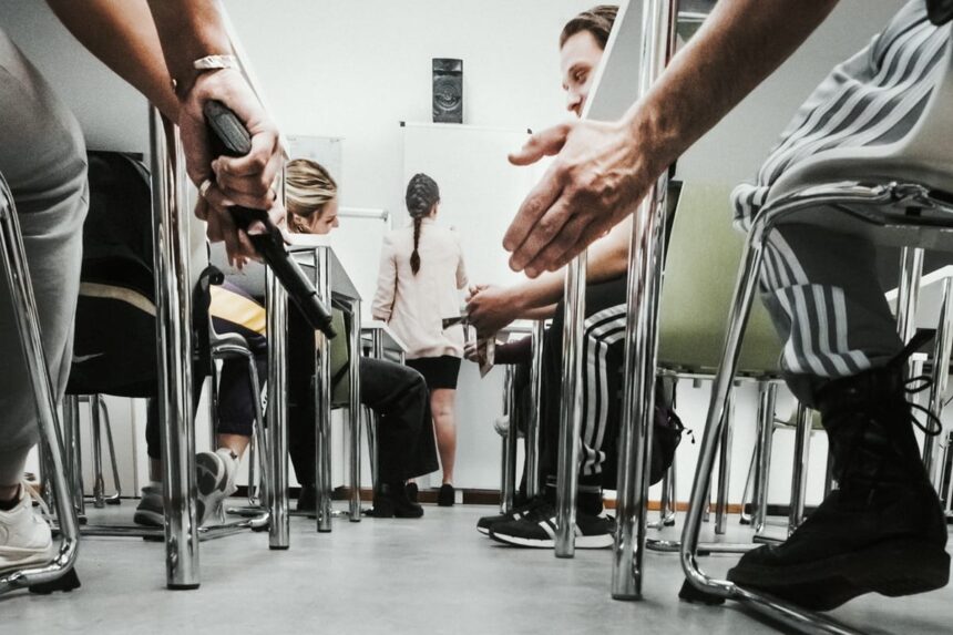 Άγριο Αίμα Θεσσαλονίκη παράσταση σχολική τάξη