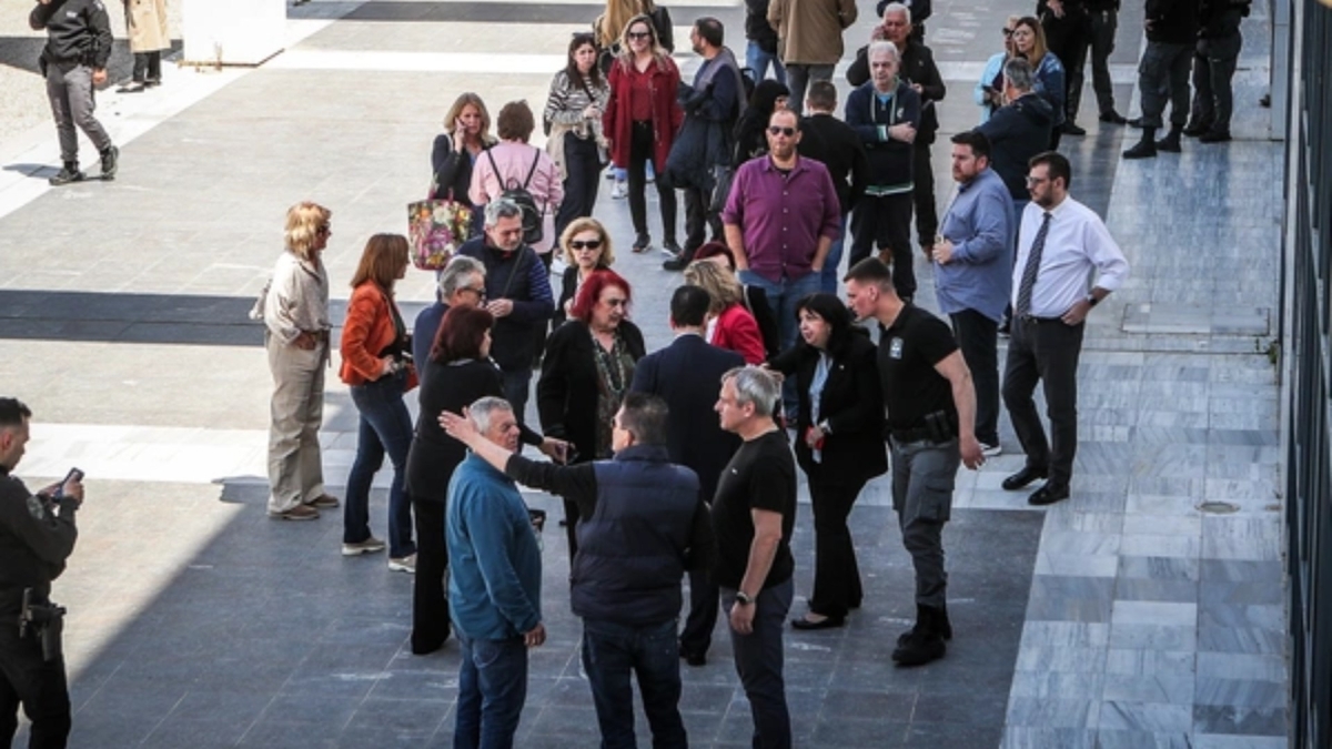 βαλίτσα στο ταξί οδηγήθηκε εντοπισμός 89χρονου