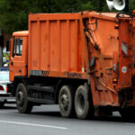 Άστεγος σε κάδο στη Λεωφόρο Νίκης