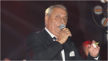 Ζαφείρης Μελάς ρομά καταγωγής bullying συνέντευξη