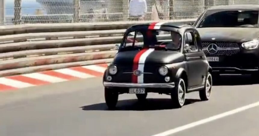 Charles Leclerc οδηγεί Fiat 500 στο Μονακό