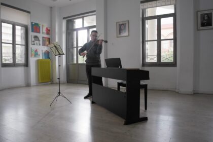 Θωμάς Κορακάς νέος μουσικός βιολί ευκαιρία