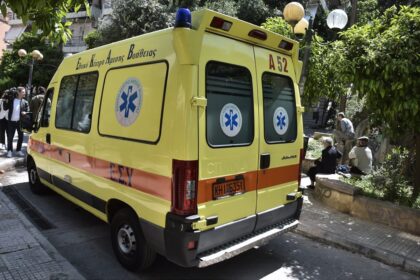 Σύγκρουση αυτοκινήτων τροχαίο Φθιώτιδα Αγίου Κωνσταντίνου