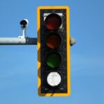 λευκό φανάρι και κυκλοφορία με αυτόνομα οχήματα