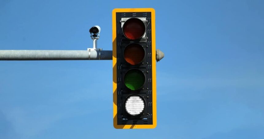 λευκό φανάρι και κυκλοφορία με αυτόνομα οχήματα