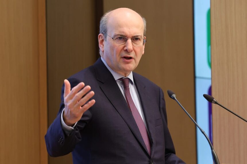 Ρωσική προειδοποίηση για φιλοξενία γαλλικών βομβαρδιστικών