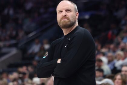 Τέιλορ Τζένκινς Μιλγουόκι Μπακς νέος προπονητής