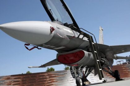 Προσομοιωτές F-16 F-35 στην Άμφισσα με νέους