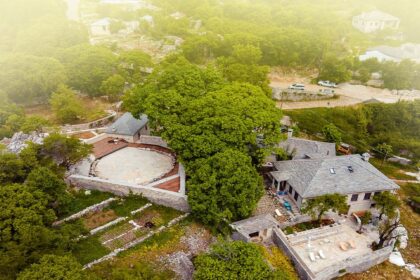 Επέκεινα Χώρα Ζαγορίου Άνω Βίτσα πέτρινο θέατρο