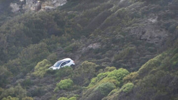 Θρίλερ στη Ρόδο με προσπάθεια ρίψης οχήματος