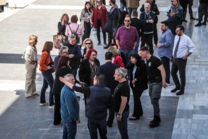 βαλίτσα στο ταξί οδηγήθηκε εντοπισμός 89χρονου