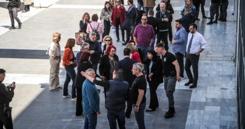 βαλίτσα στο ταξί οδηγήθηκε εντοπισμός 89χρονου