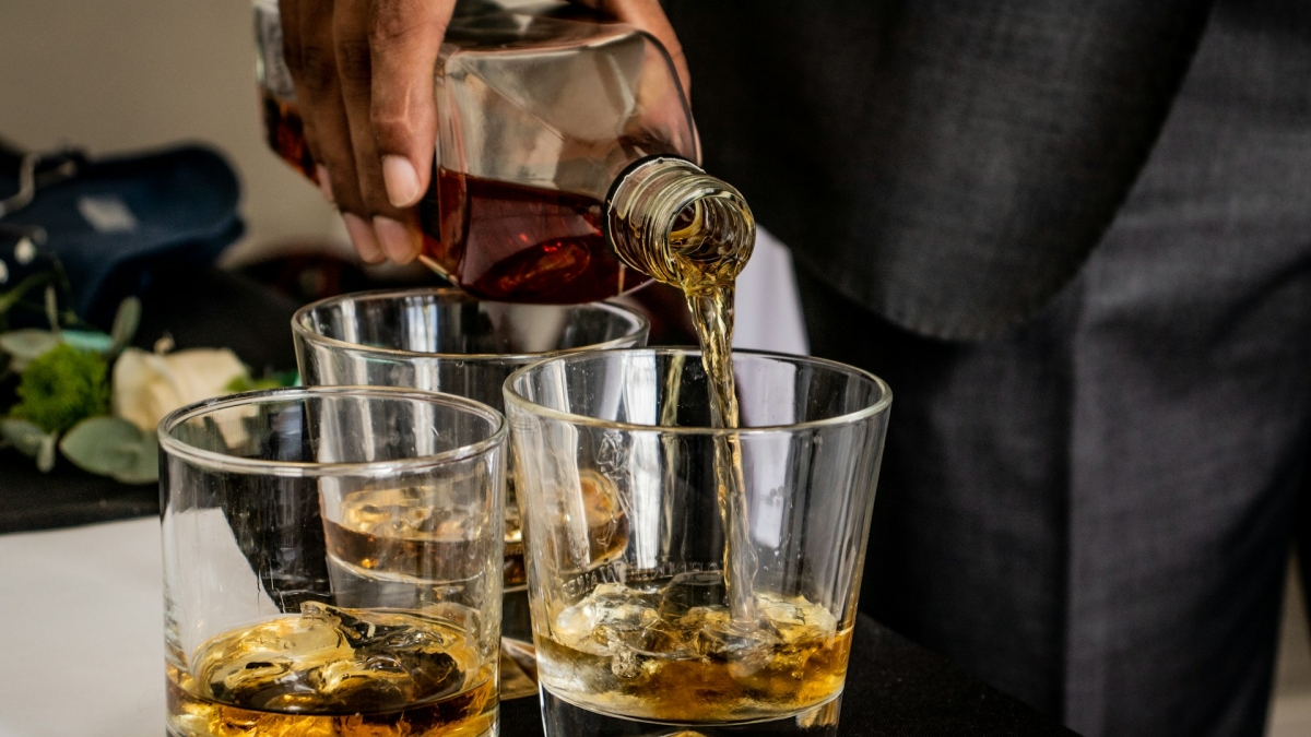 βραδινή συνήθεια ποτού και επίδραση στον εγκέφαλο