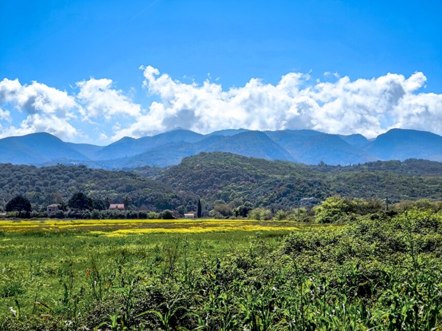 τοπικές βροχές 22 Απριλίου και σποραδικές καταιγίδες