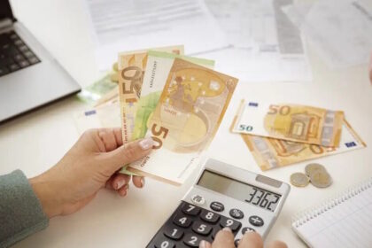 Εφορία νέα χρέη και εισπράξεις στην Ελλάδα