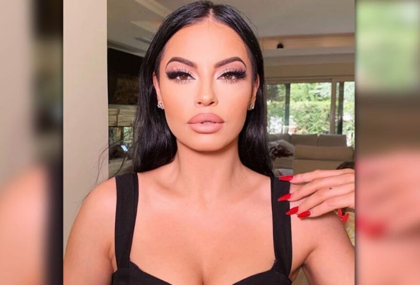 Δήμητρα Αλεξανδράκη στο ατελιέ με focus στη σχέση