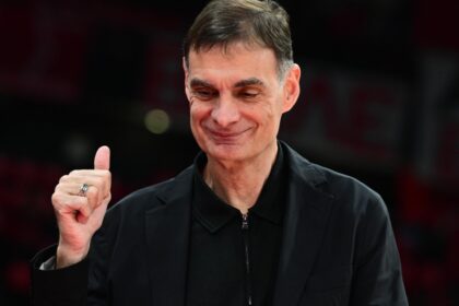 Ολυμπιακός Αρμάνι νίκη στο ΣΕΦ με πρωτιά