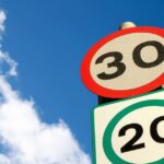 συσκευή Intelligent Speed Assistance σε όχημα