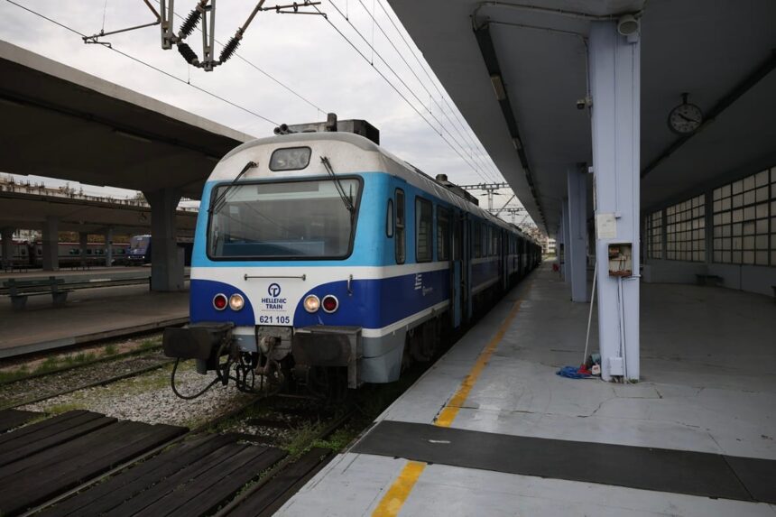 Αμαξοστοιχία σιδηροδρομικής γραμμής Λάρισα Θεσσαλονίκη