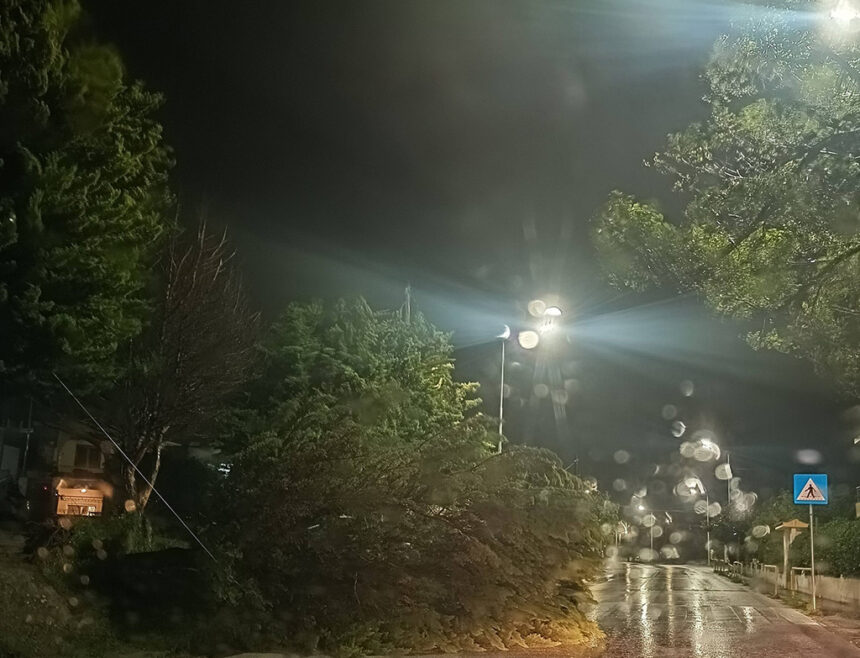 Ζημιές και καταστροφές από κακοκαιρία στη Ρόδο