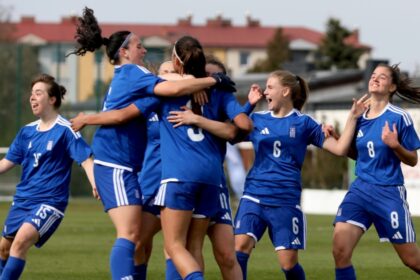 Εθνική Νεανίδων φιγουράρει με το τρόπαιο στην πρόκριση