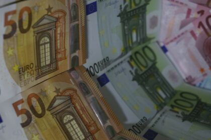 απόδοση τρίμηνων εντόκων δημοπρασία ΟΔΔΗΧ 2,01%