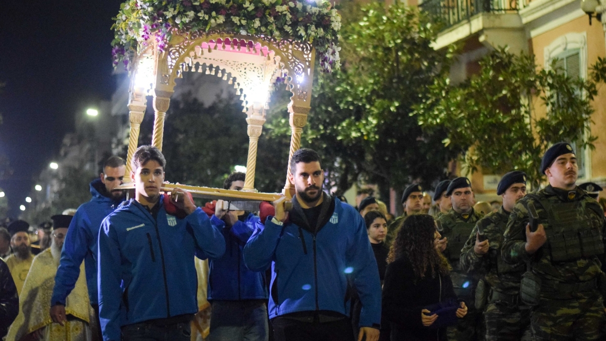 Παίκτες πόλο περιφορά Επιταφίου Αλεξανδρούπολη