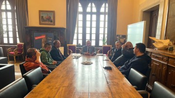 Συνάντηση για τα ταξί της Ρόδου με Ασπράκη