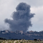 Ισραηλινός στρατιώτης χτυπά άγαλμα Ιησού Λίβανο